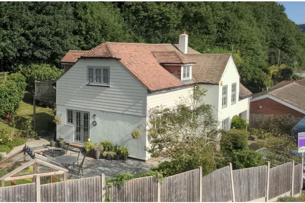 Property photo 2 of 21