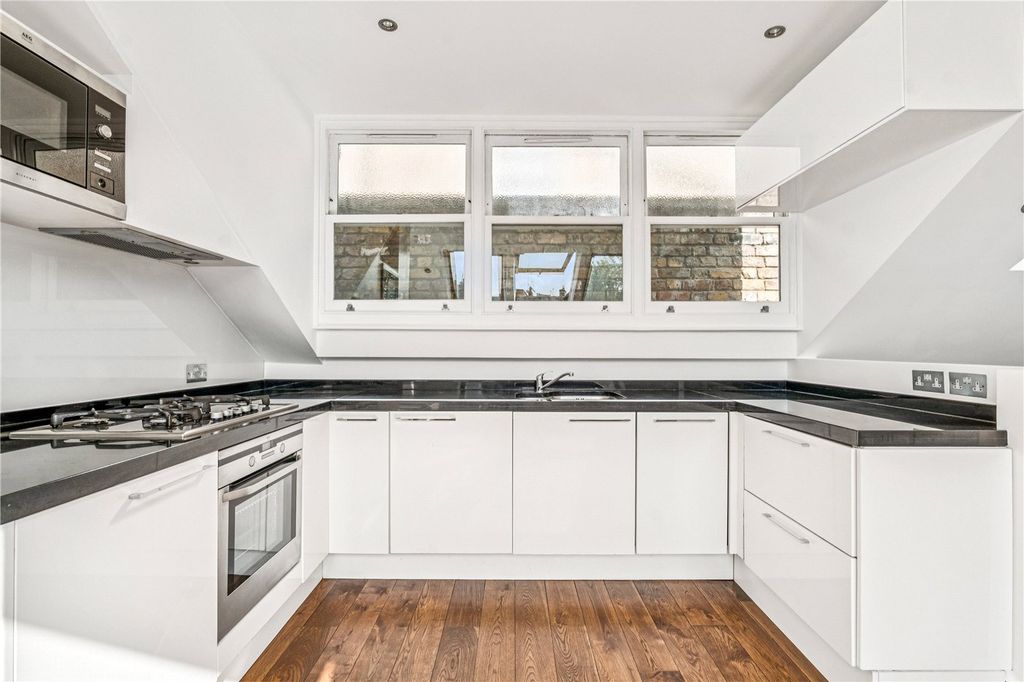 Property photo 3 of 8 Picture No. 05