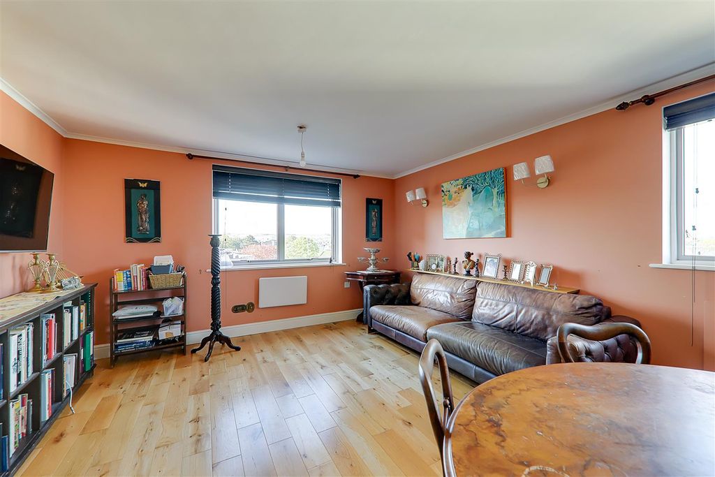 Property photo 3 of 9 Img_7530-Img_7532.Jpg