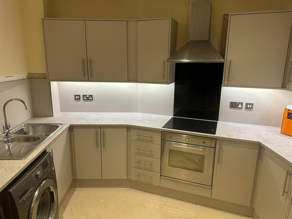 Property photo 3 of 15 Kitchen