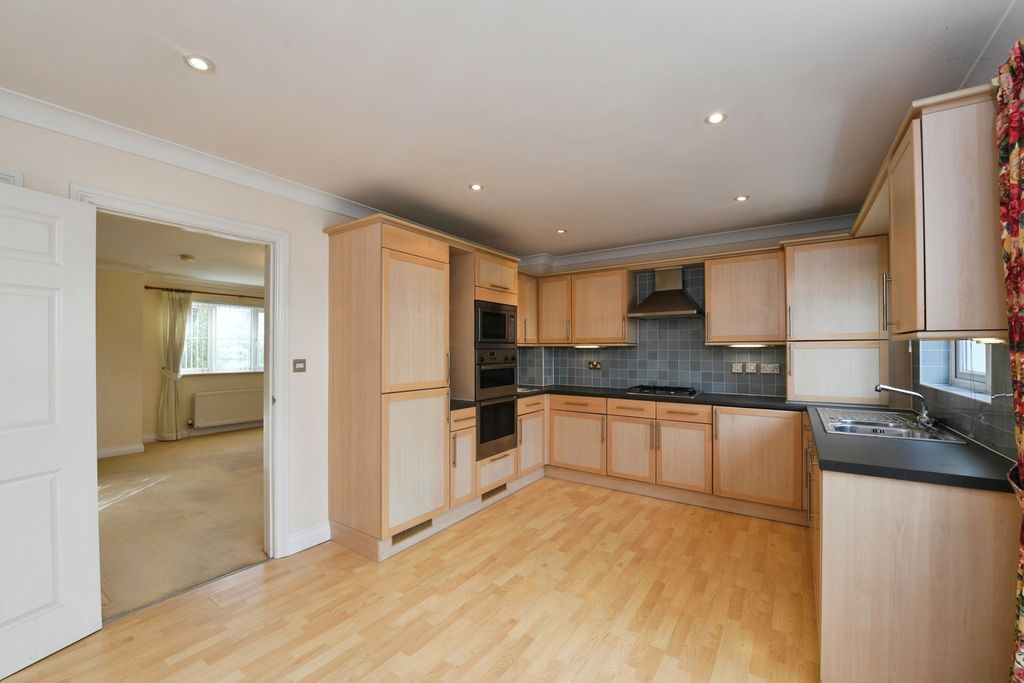 Property photo 3 of 13 Pbox-Img.Jpg