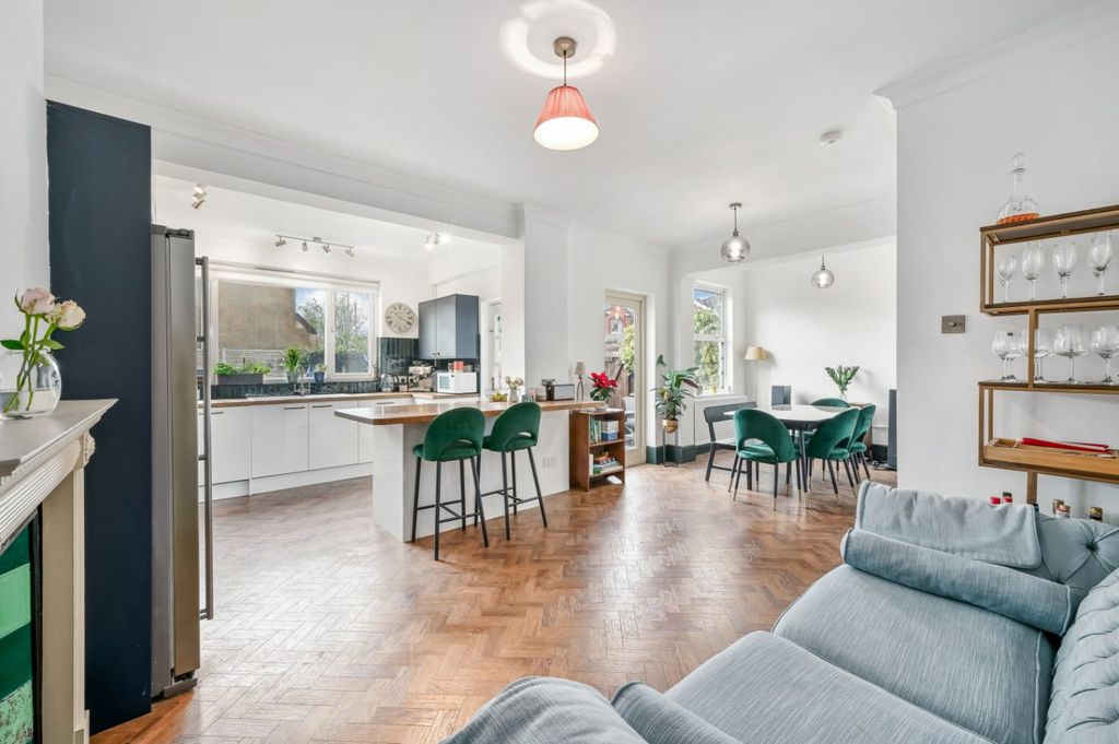 Property photo 2 of 23 Picture No. 43