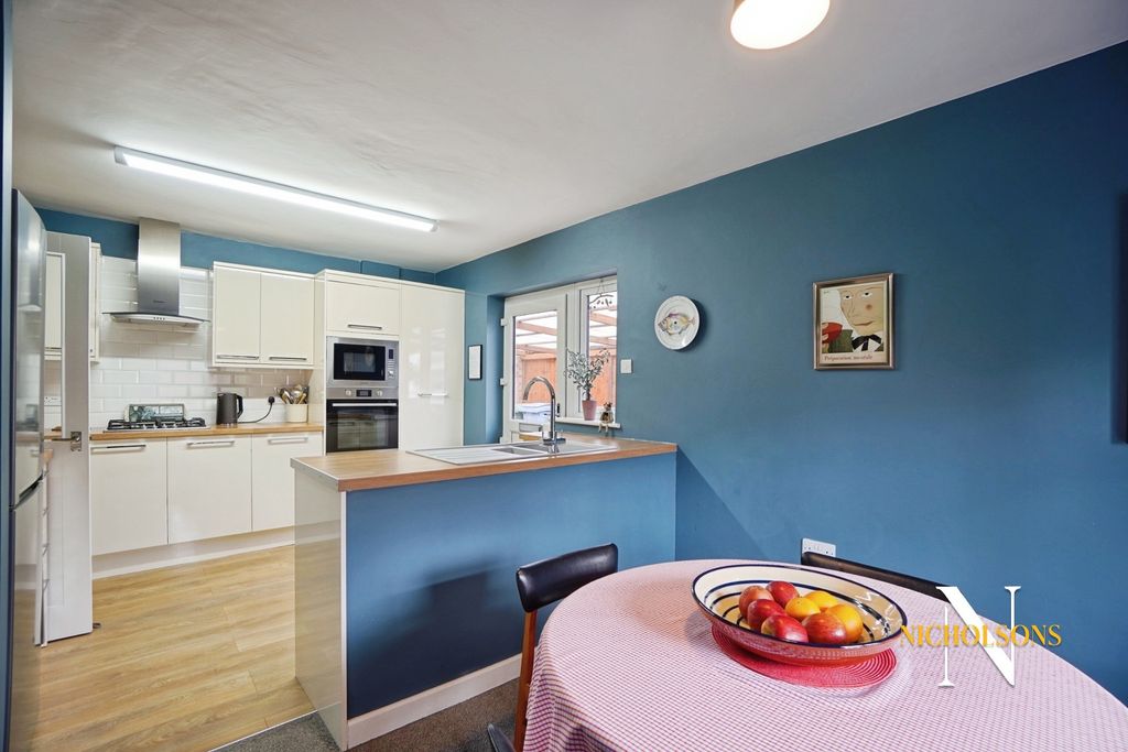 Property photo 3 of 19 4086826