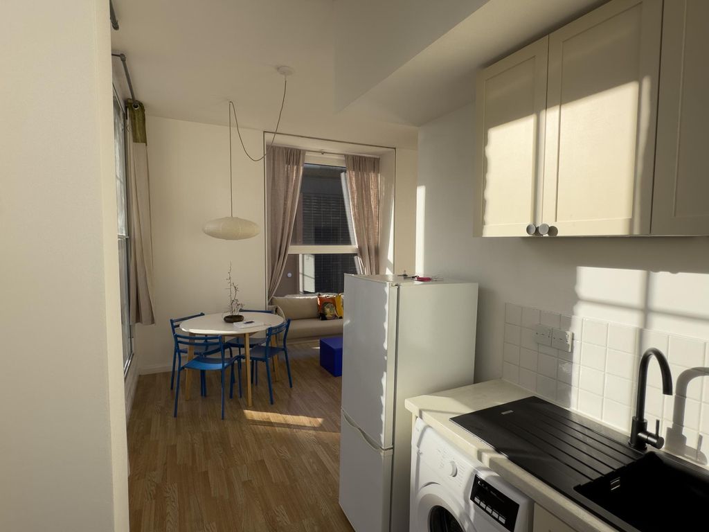 Property photo 3 of 18 Photo 2