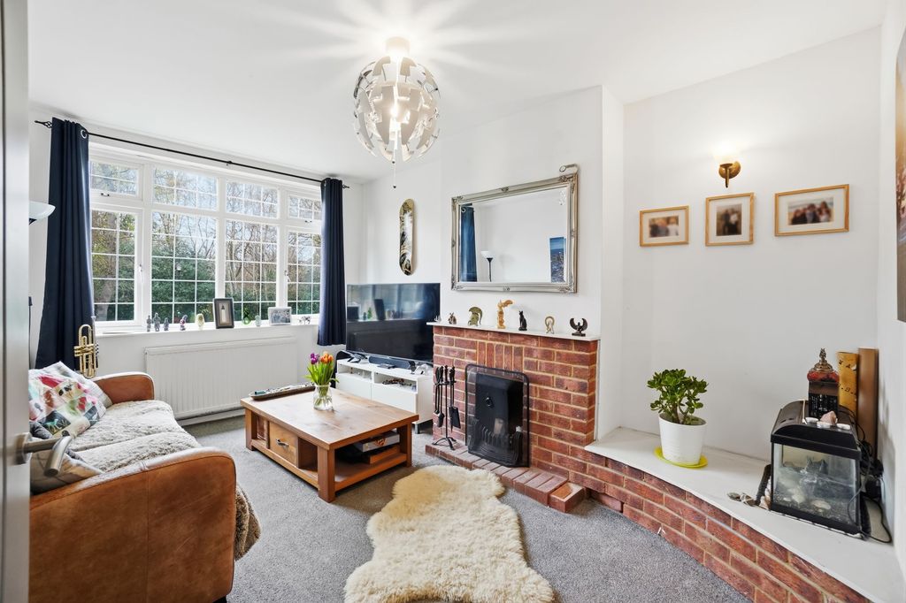 Property photo 2 of 11