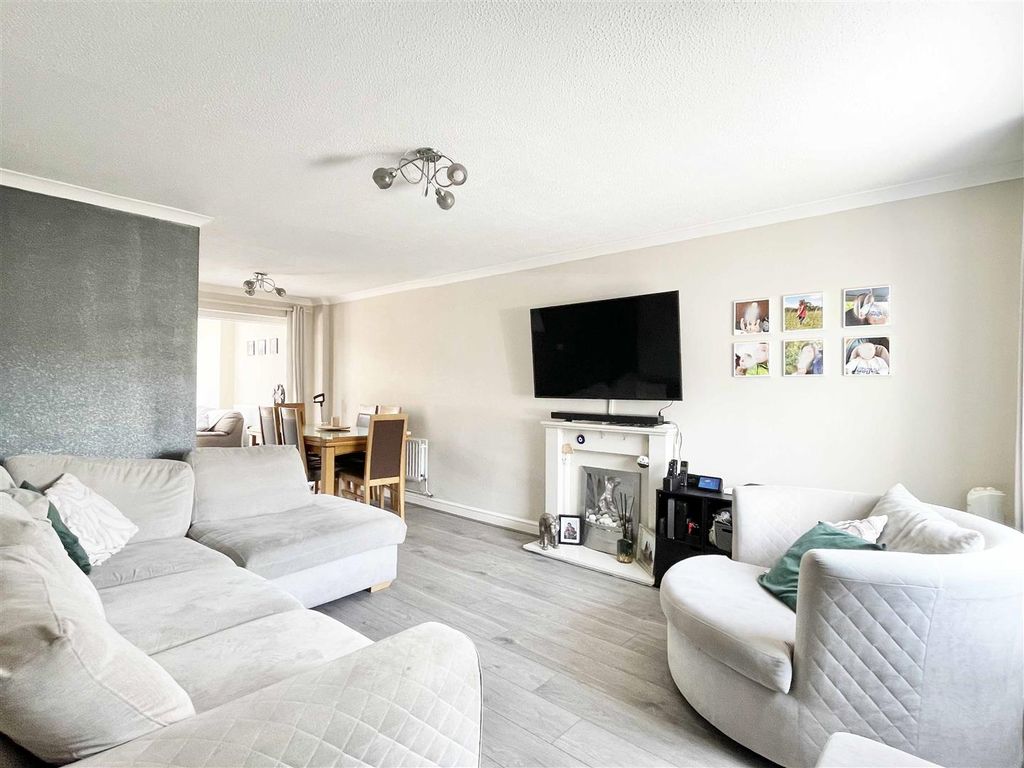 Property photo 2 of 18 l6.Jpg
