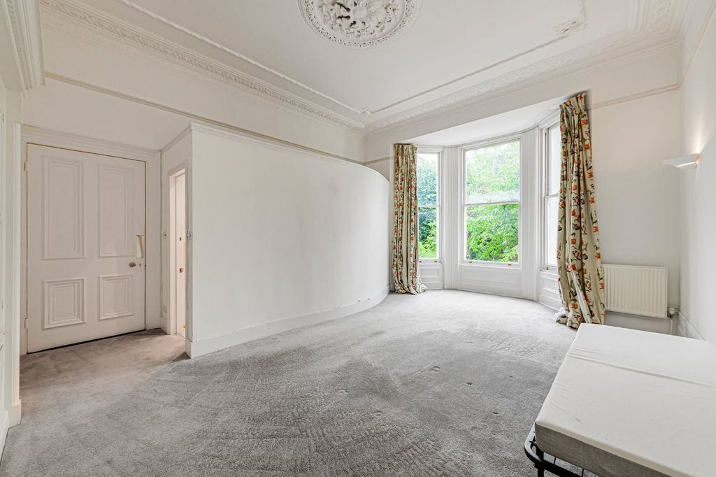 Property photo 3 of 11 Picture 3