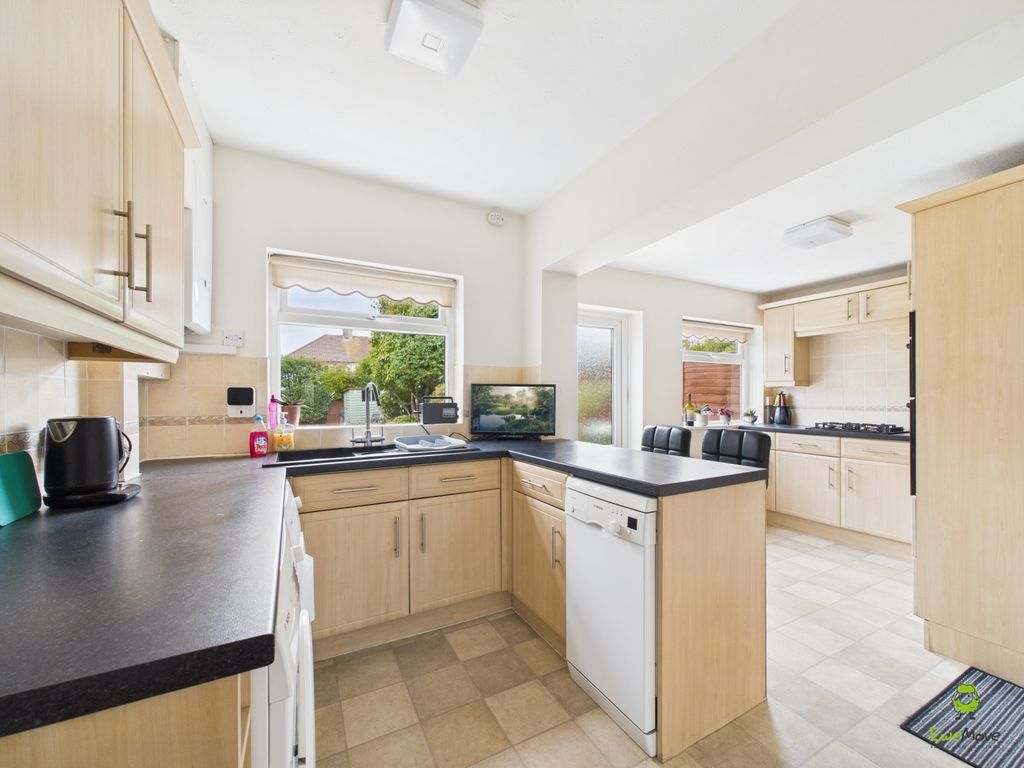 Property photo 2 of 17 Presented By Nicoleta At Ewemove Bexleyheath And D