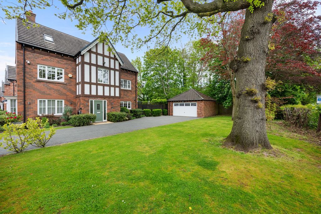 Property photo 1 of 31