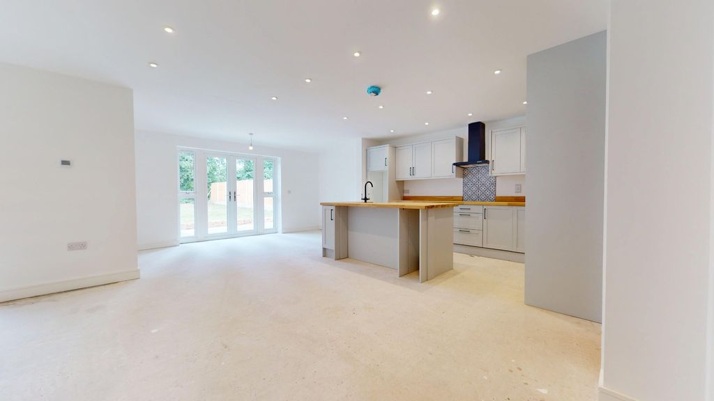Property photo 3 of 23 3189454