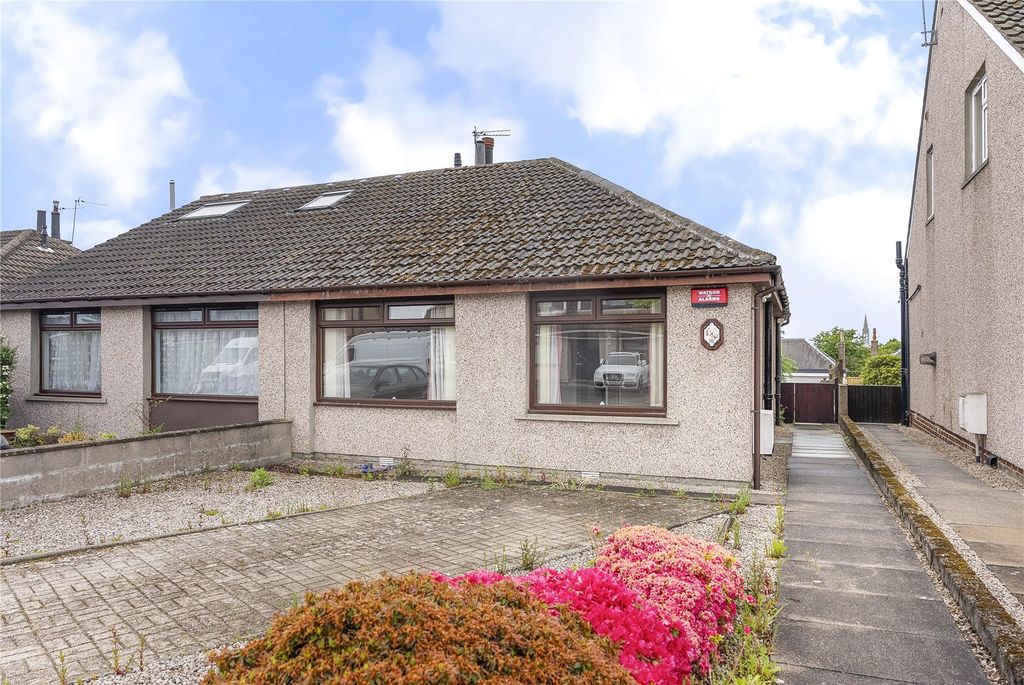Property photo 1 of 19 Grove Crescent