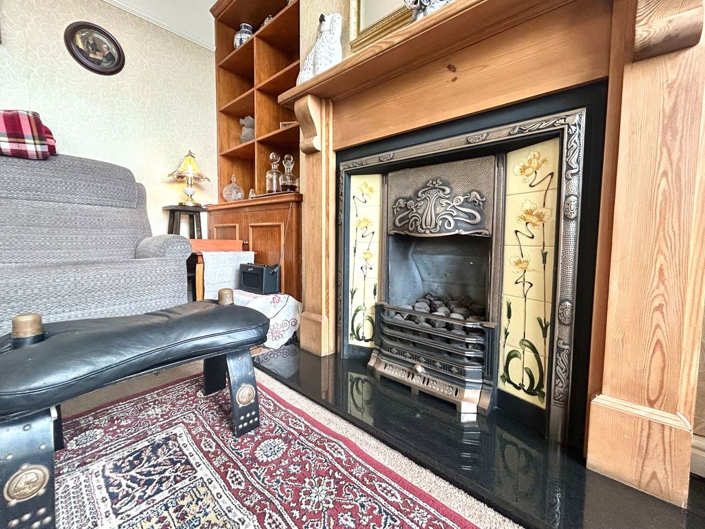 Property photo 3 of 34