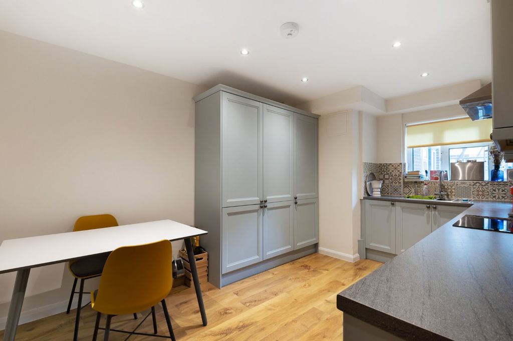 Property photo 3 of 8 Picture No. 04