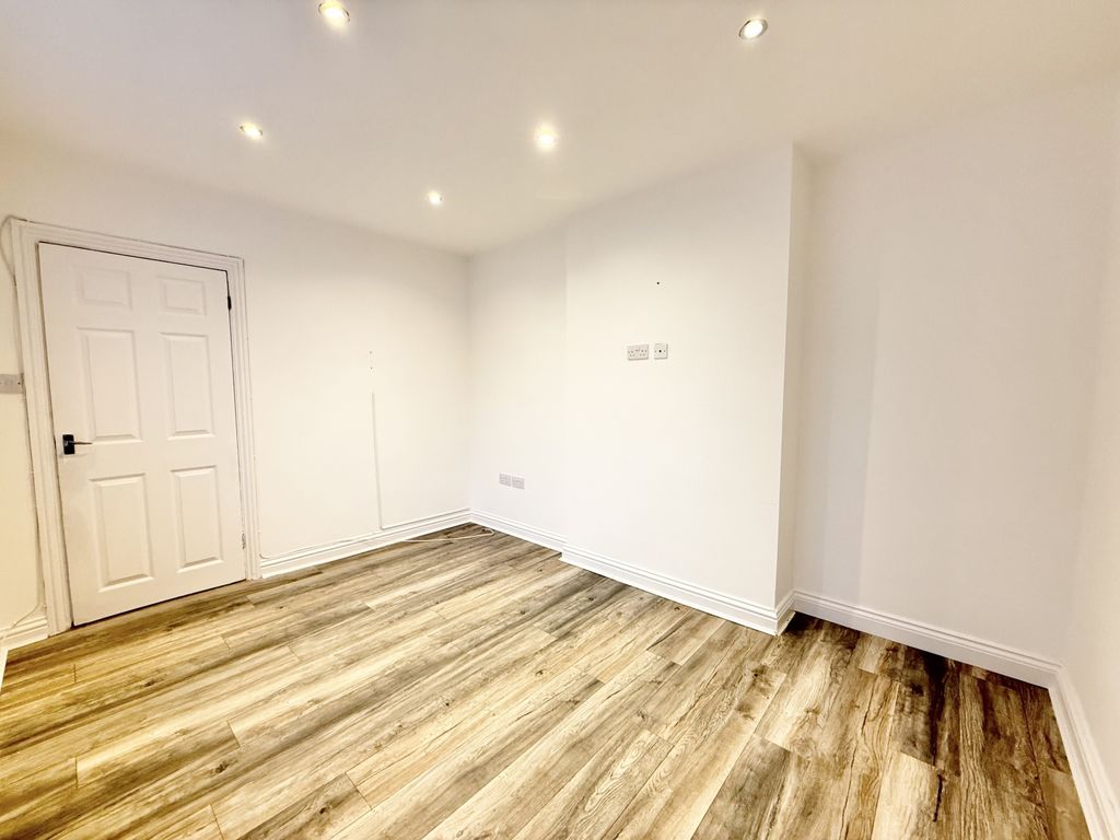 Property photo 3 of 15 Img_6242