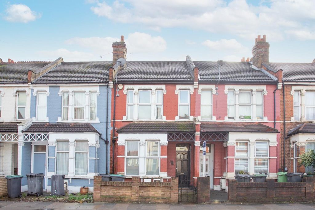 Property photo 1 of 11 External