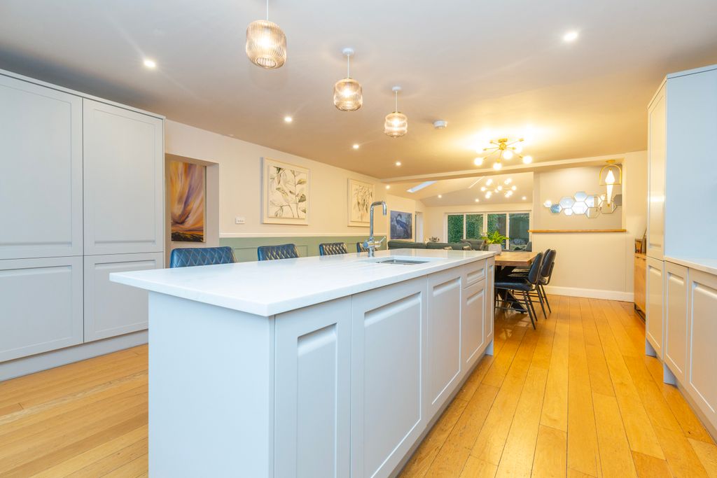 Property photo 2 of 26 Kitchen Diner