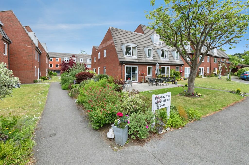 Property photo 1 of 16