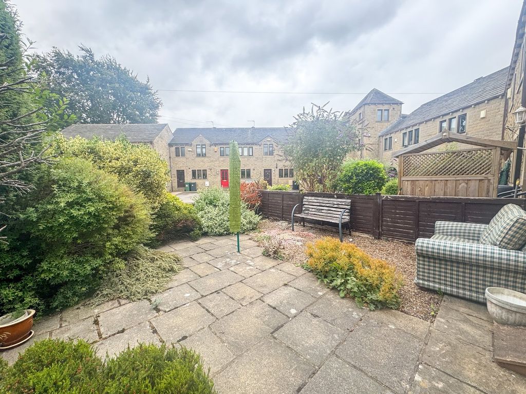 Property photo 3 of 12