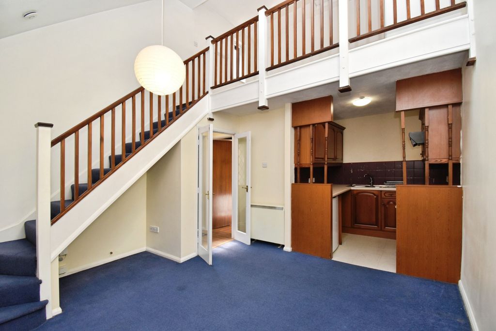 Property photo 3 of 8