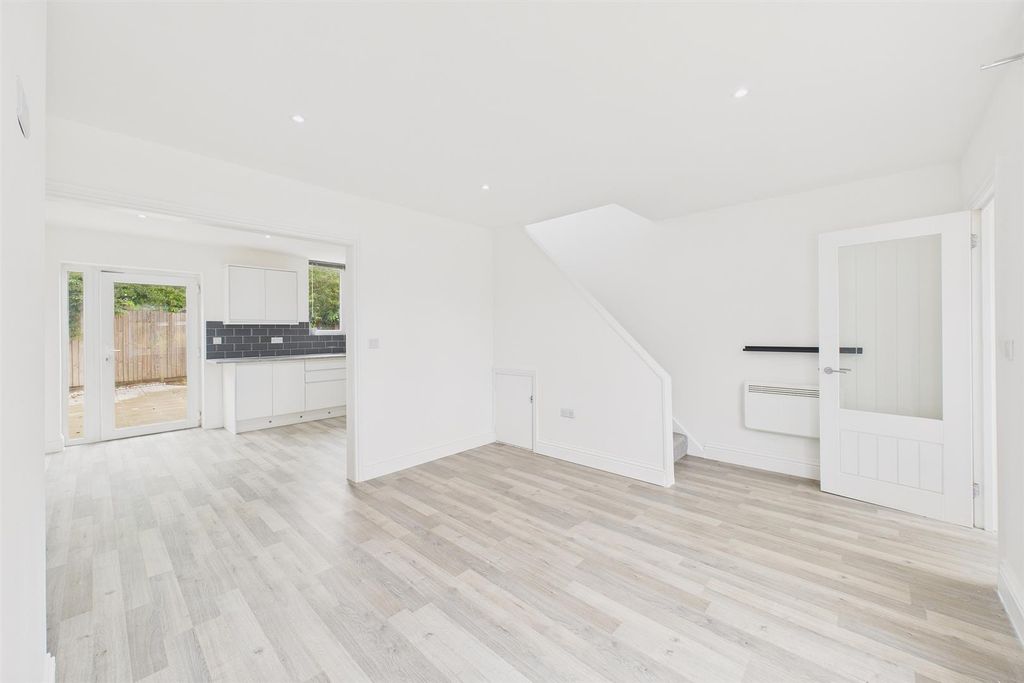 Property photo 3 of 13 3.Jpg