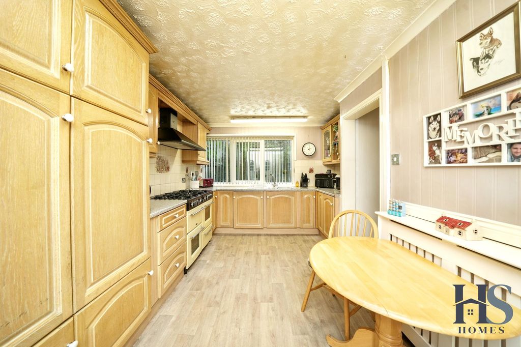 Property photo 3 of 38