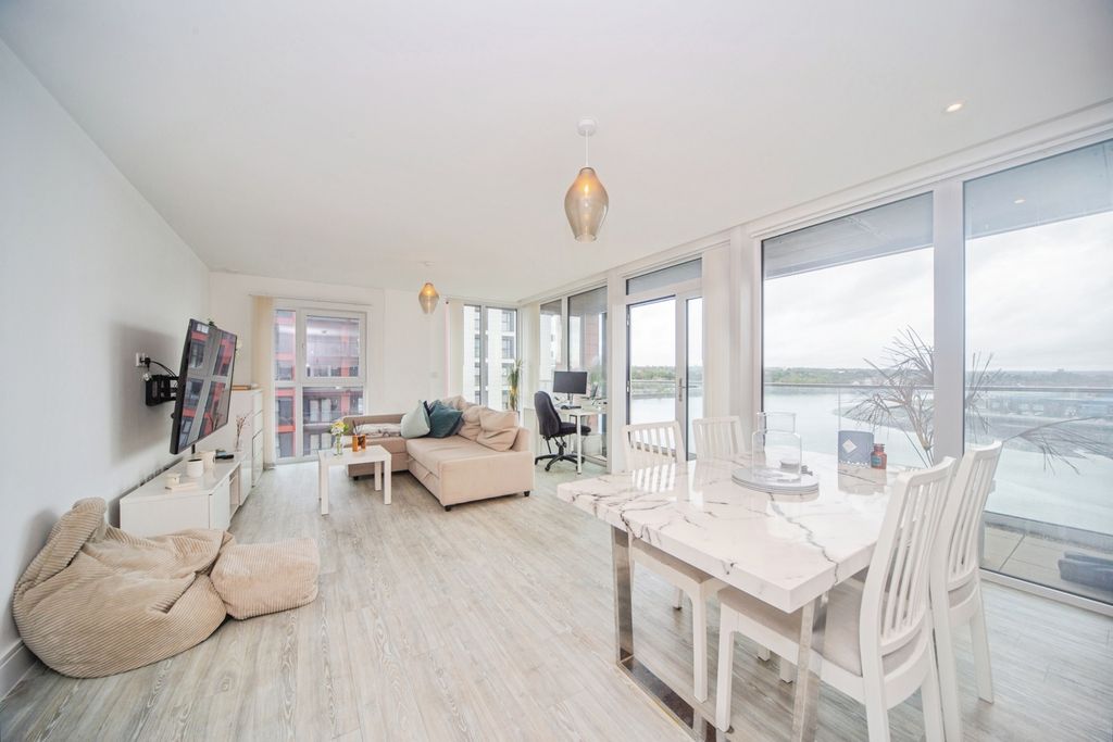 Property photo 2 of 16 Pbox-Img.Jpg
