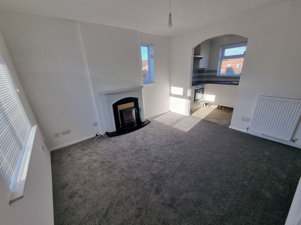 Property photo 2 of 8 Lounge