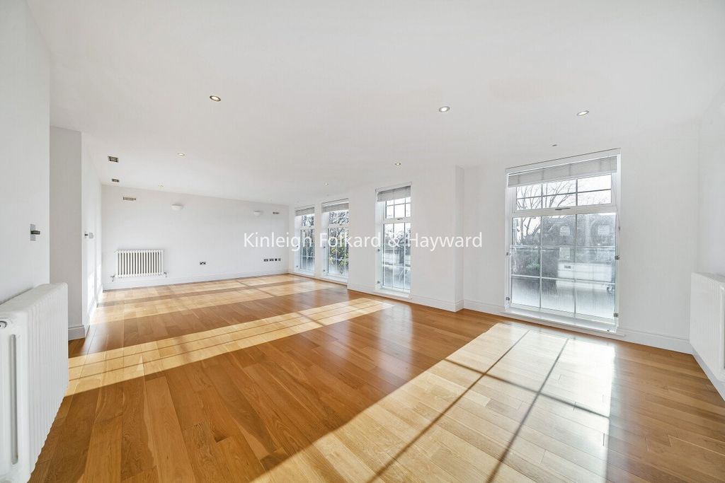 Property photo 2 of 20 Picture No. 15