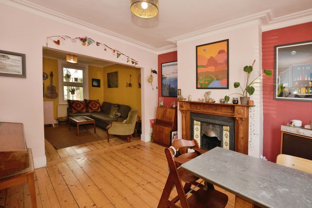 Property photo 3 of 22 Pbox-Img.Jpg