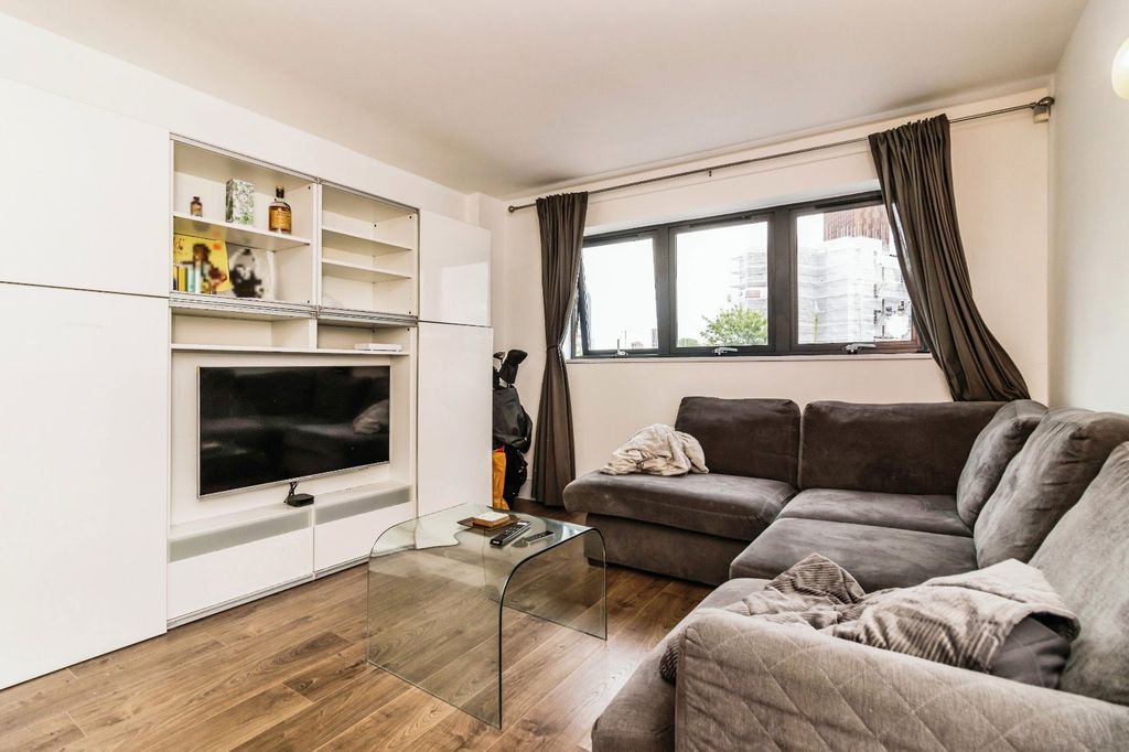 Property photo 2 of 11 Picture No. 08