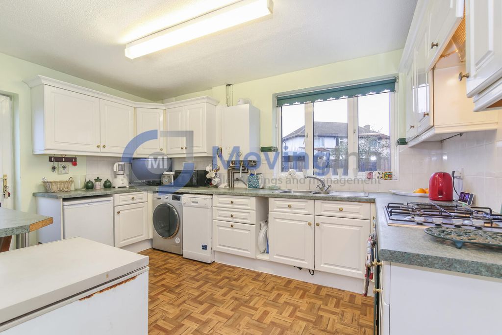 Property photo 3 of 6 Kitchen