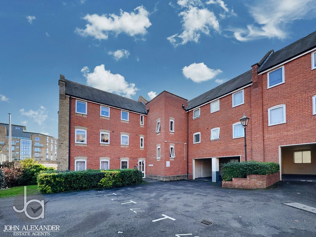 Property photo 1 of 14 20251004_091948777_0.5