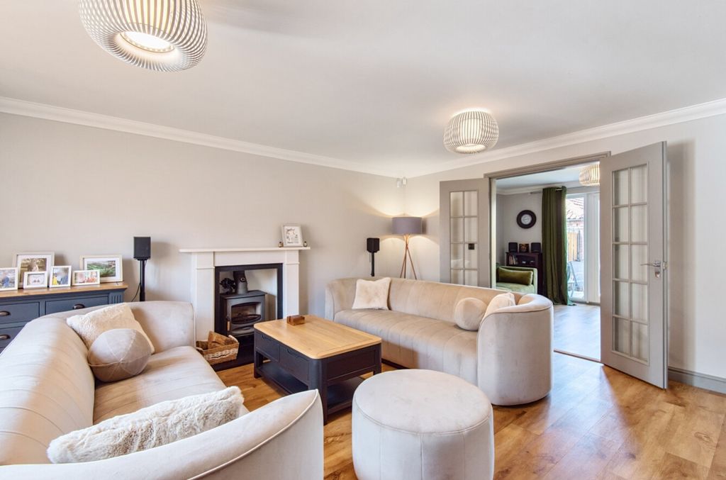 Property photo 3 of 28 1293334-1-682A4F7Fe5Fe6-Arw