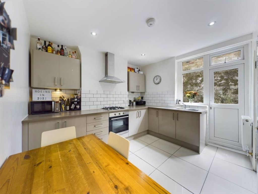 Property photo 2 of 13 Kitchen