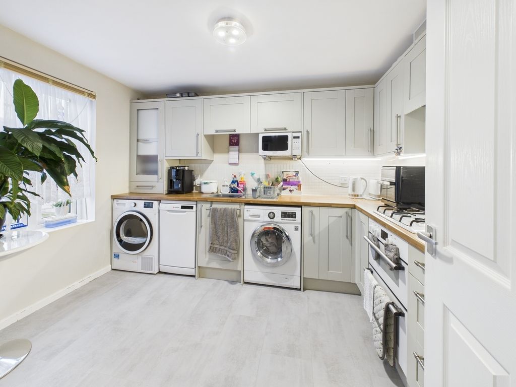 Property photo 2 of 16 Breakfast/Kitchen