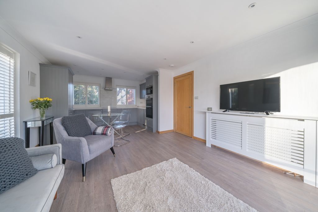 Property photo 2 of 13 943100 (3)