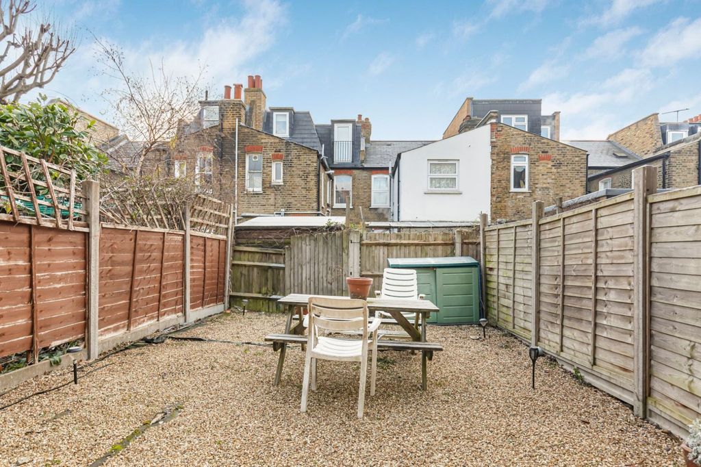 Property photo 3 of 8 Picture No. 14