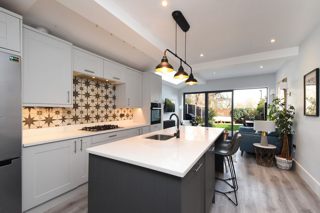 Property photo 3 of 17