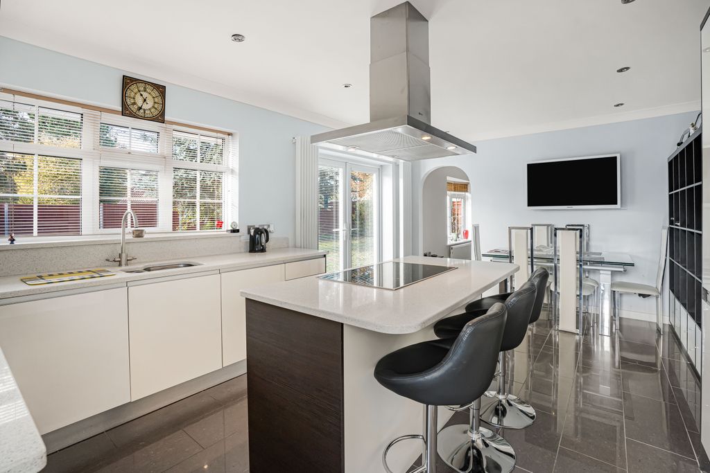 Property photo 2 of 16 Kitchen