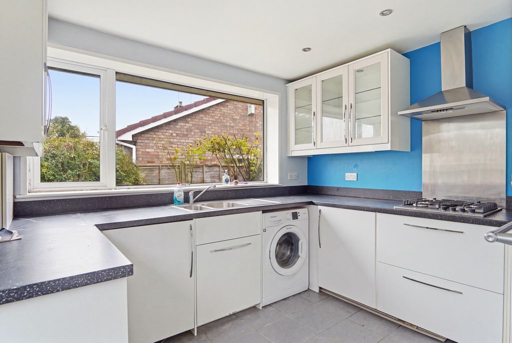 Property photo 2 of 16 Hambleton010