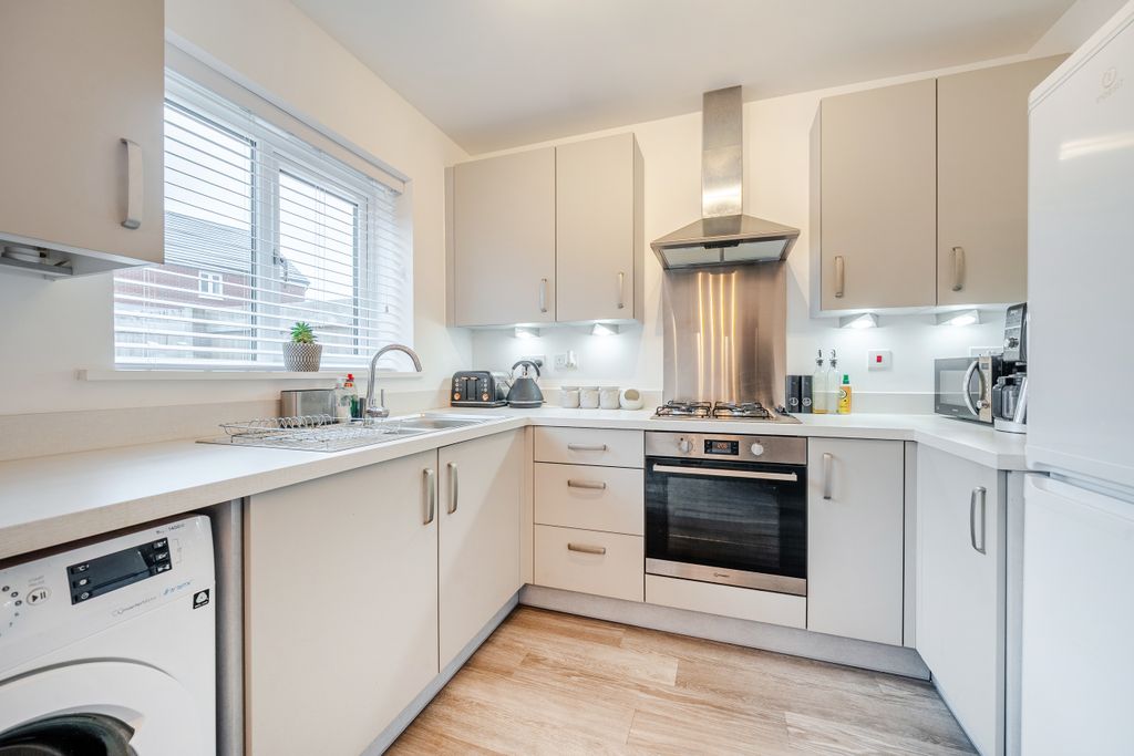 Property photo 3 of 24 Kitchen / Dining Room