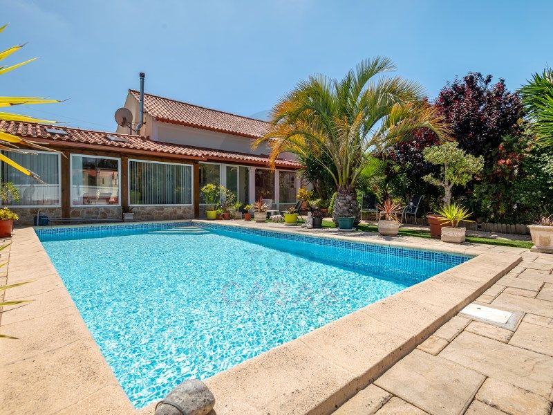 Property photo 1 of 32