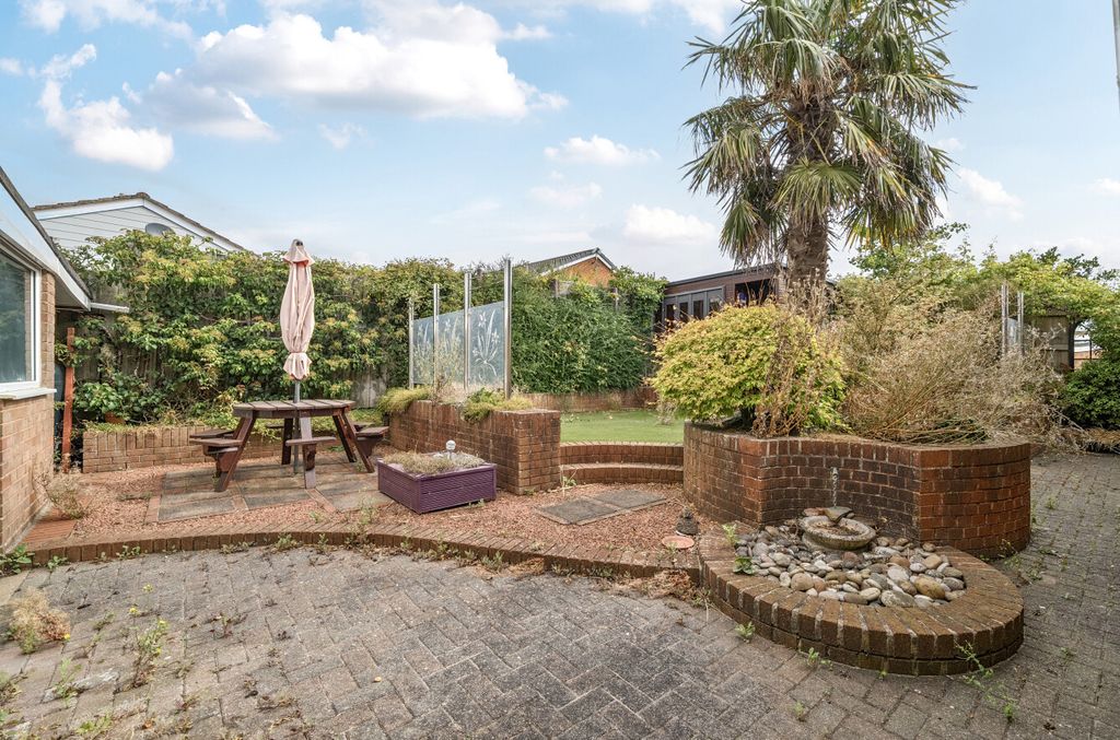 Property photo 3 of 13 Garden