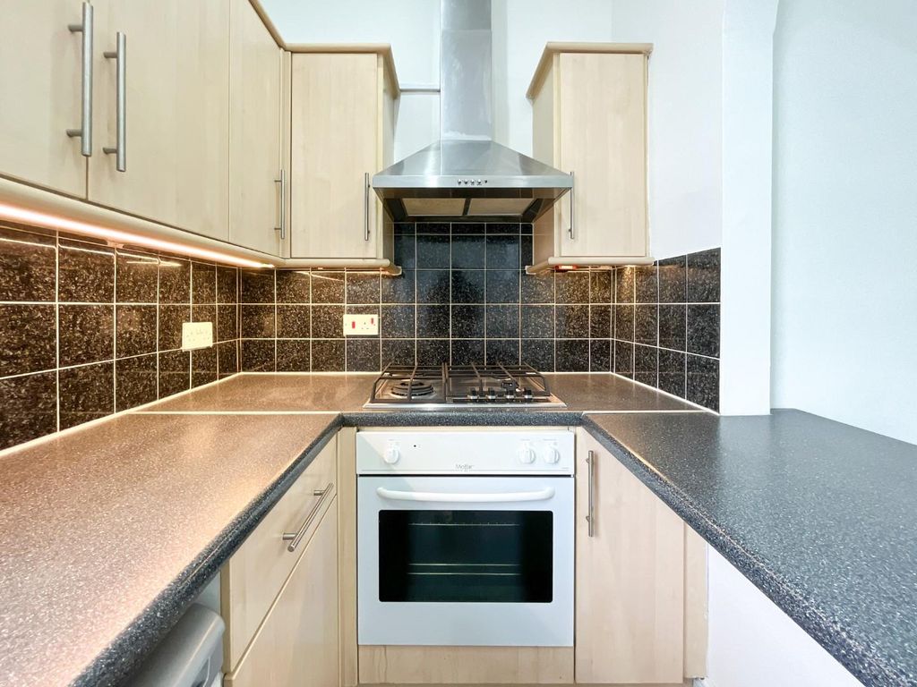 Property photo 3 of 14 Image00014.Jpg