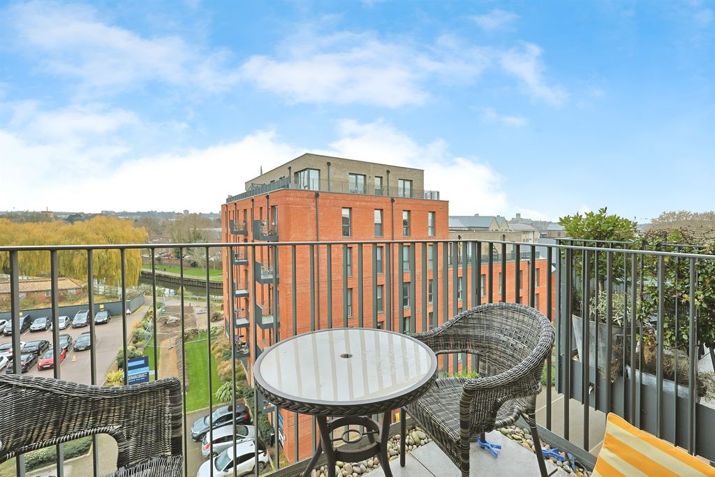 Property photo 2 of 15