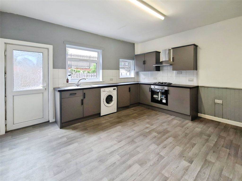 Property photo 3 of 15 Picture No. 04