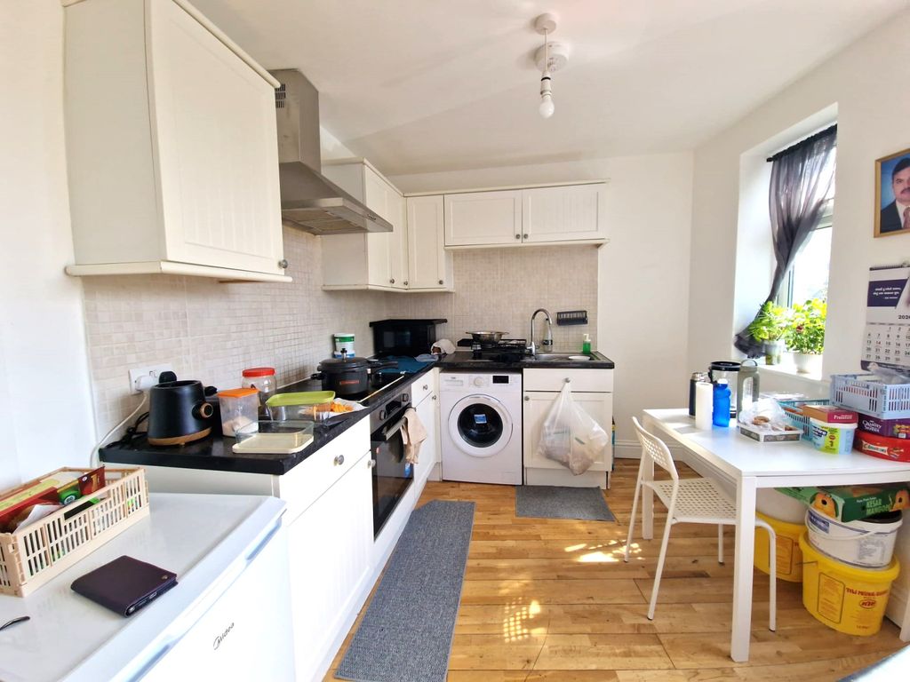 Property photo 3 of 7 Gallery