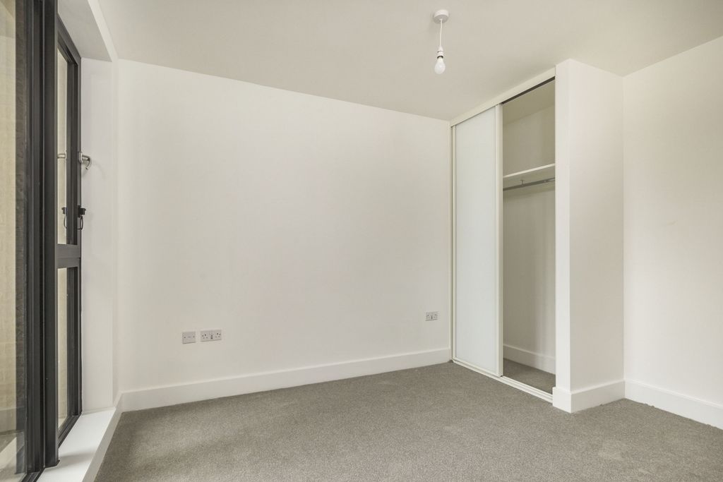 Property photo 3 of 7 Onebedflat--2