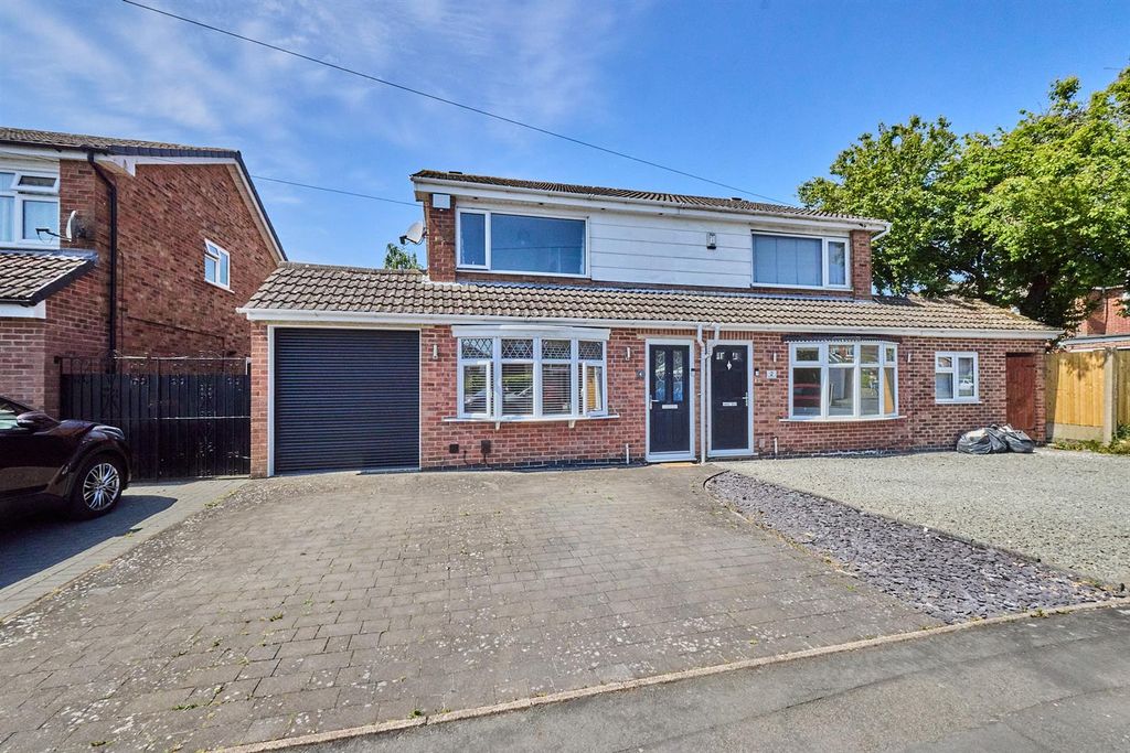 Property photo 1 of 16 Seaforth Drive New 18.Jpg