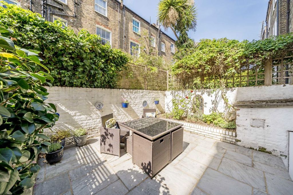 Property photo 2 of 6